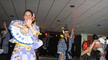  The Japanese Society's high-energy dance left the "oni" unable to resist joining in!