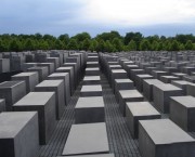 Holocaust memorial2